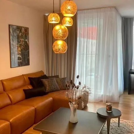 Luxusny Byt Blizko Niv Lägenhet